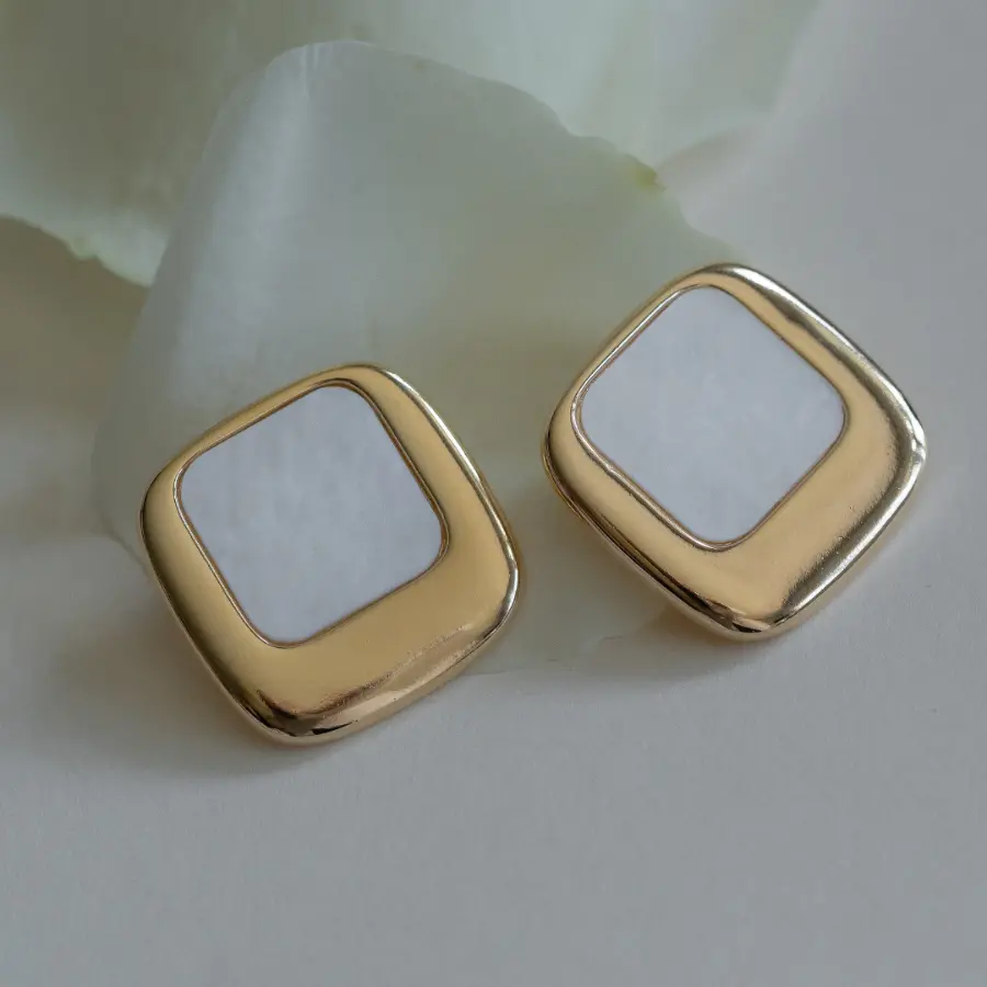 Brinco quadrado off white