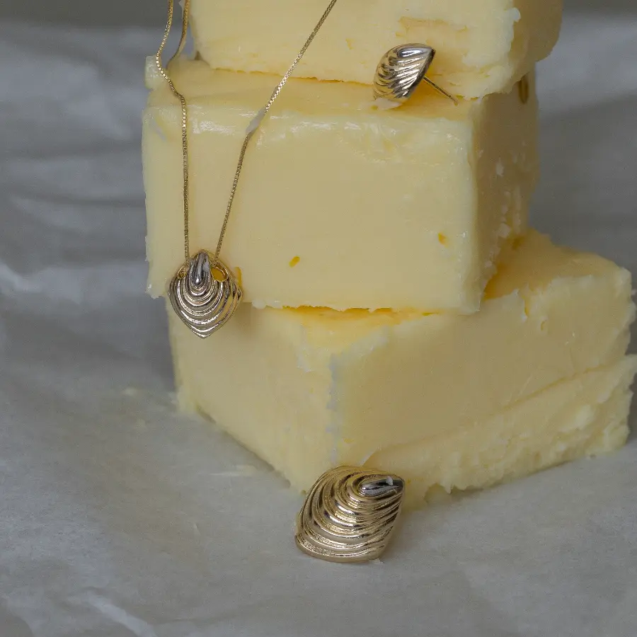 brinco texturizado ouro e ródio M