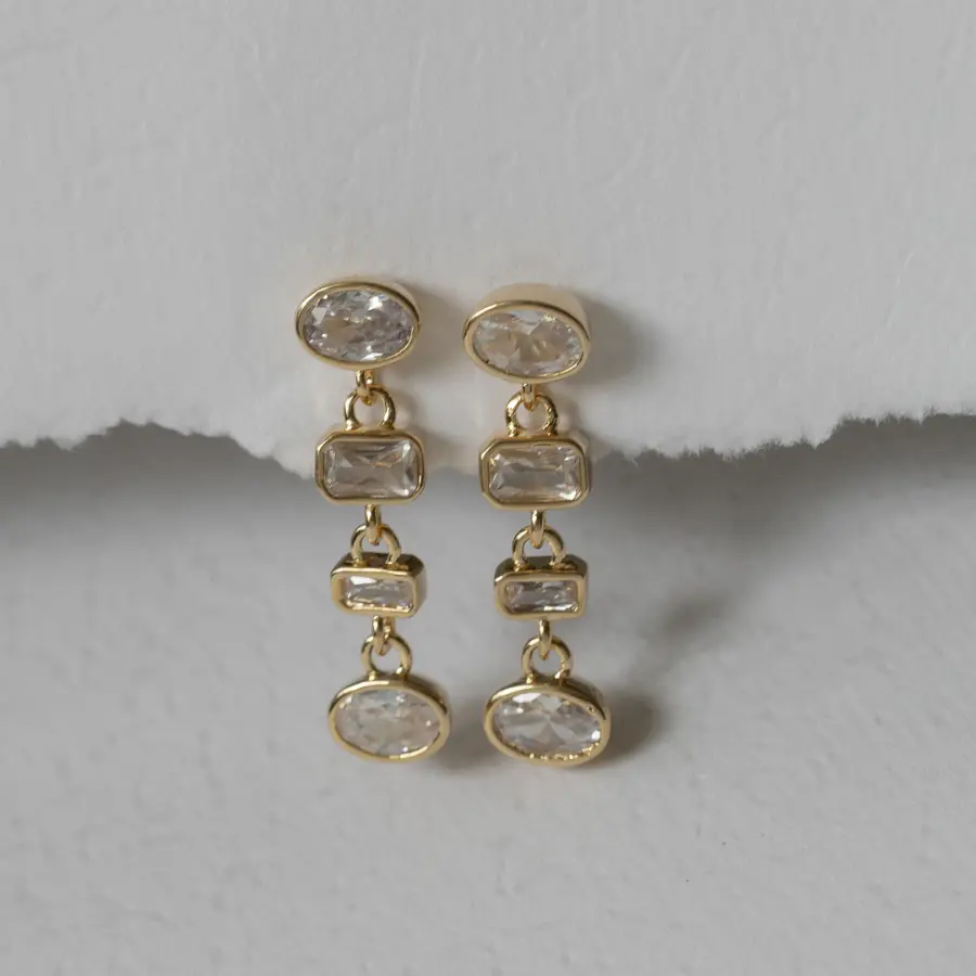 Brinco zircônias geométricas