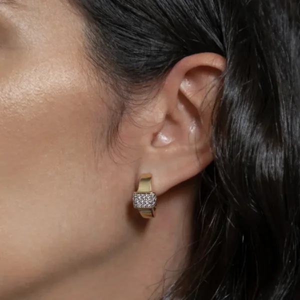 Brinco com zircônia Ouro 18k