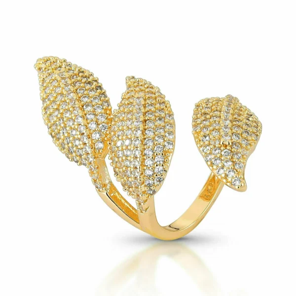 Anel Três Folhas Cravejadas em Zircônias Cristais