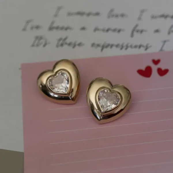 Brinco coração com zircônia Ouro e Ródio